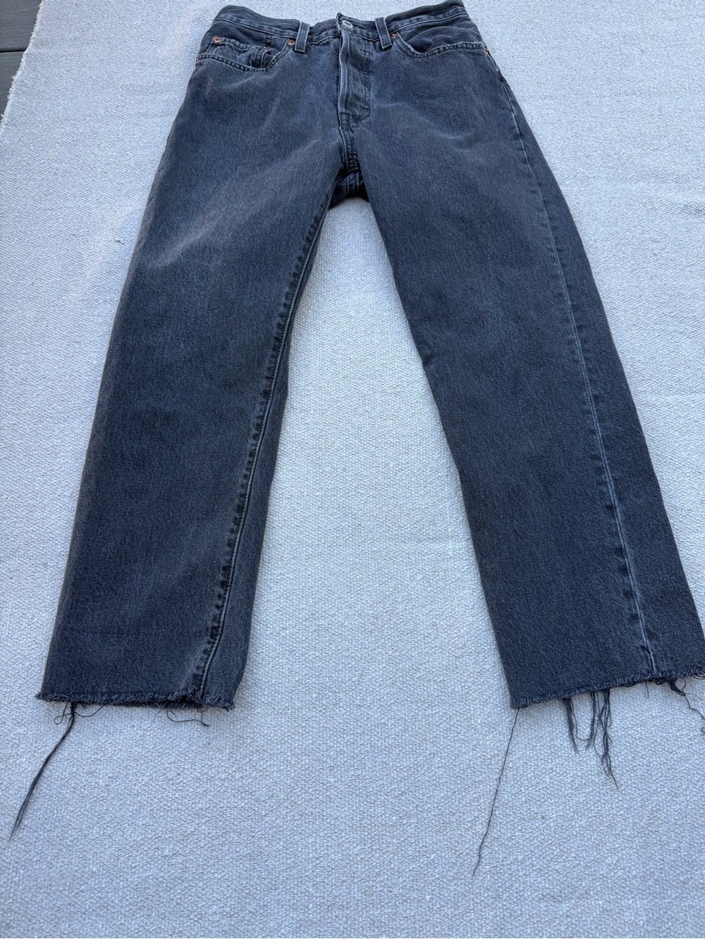 Levi's Women's Black Wide-Leg Raw Hem Jeans - Picture 2 of 9